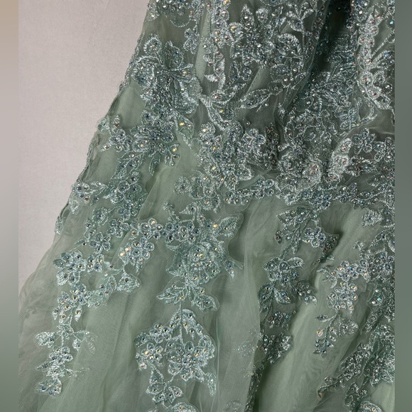 Say Yes Juniors' Embroidered Applique Side-Slit Ball Gown - Picture 3 of 7